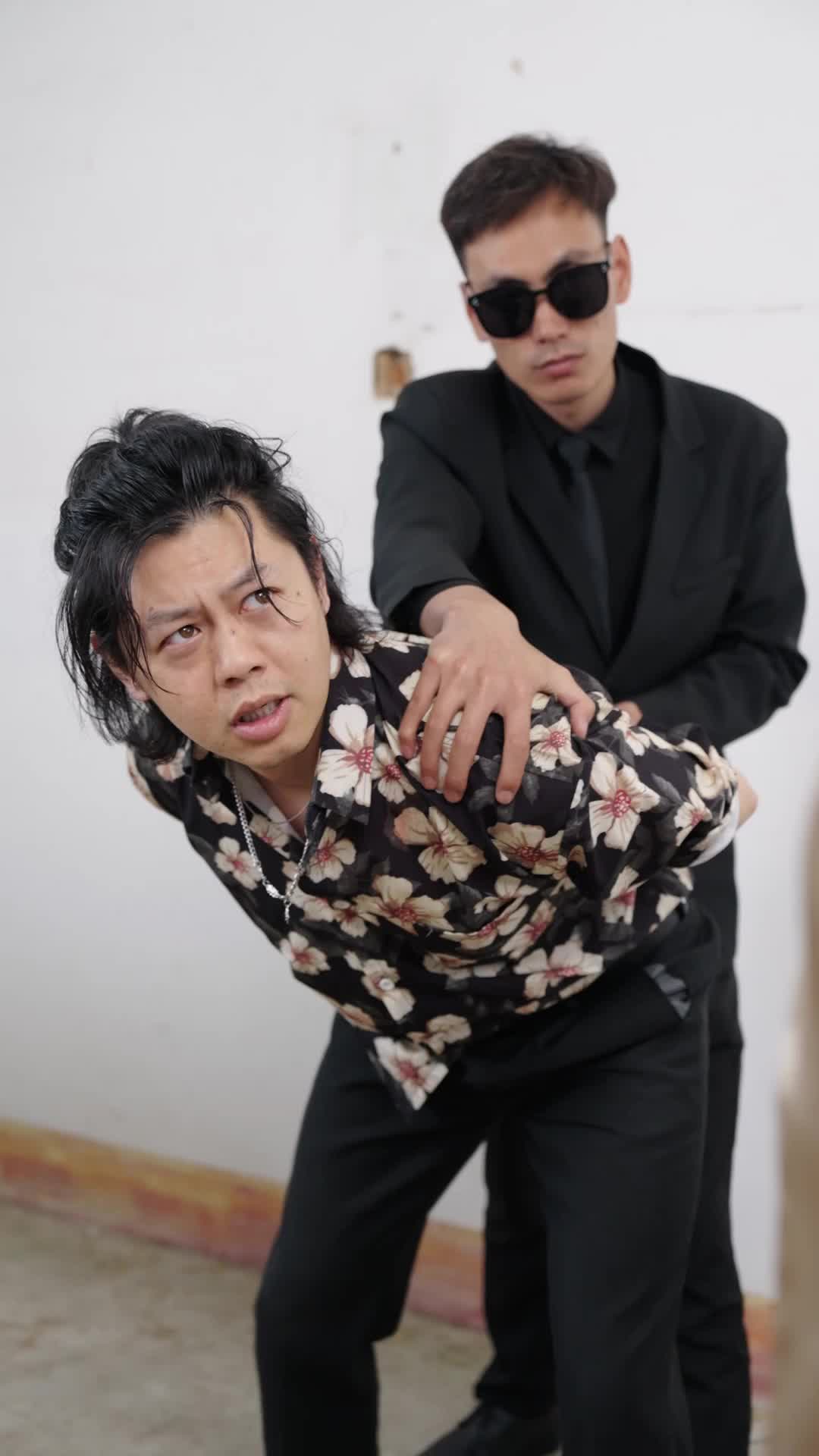 Épisode 12 - Heir Against the Light